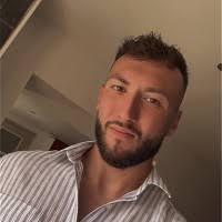 300+ profils pour “Evan”