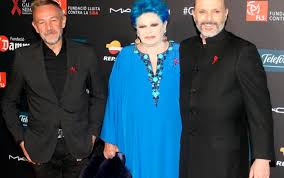 El cantante, que se ha mostrado siempre muy crítico con el. Fallece Lucia Bose Madre Del Cantante Miguel Bose