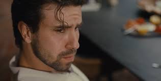 Met koosnaampjes en orale seks koopt hij wat tijd, maar de bom zal  onvermijdelijk ontploffen': dit was aflevering 6 van 'Knokke Off'