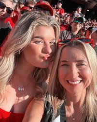 Caroline Cronin's Instagram, Twitter & Facebook