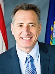 Photographer reports bullies; gay Malaysian pastor to marry in N.Y.