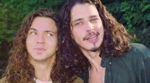 Forever young eddie vedder on wn network delivers the latest videos and editable pages for news & events, including entertainment, music, sports, science and more, sign up and share your playlists. Eddie Vedder Leads Teary Performance Of Black In Tribute To Chris Cornell Watch Consequence Of Sound