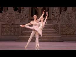 The Nutcracker Sugar Plum Pas De Deux Adagio Nunez Muntagirov The Royal Ballet Youtube Royal Ballet Ballet Performances Plum Pa