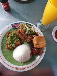 Banyak sekali jenis sambal yang ada di indonesia, seperti; Ladder Going Upstairs Picture Of Ayam Bakar Wong Solo Kuta Tripadvisor