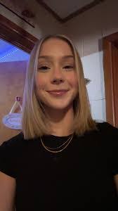 Jenna Hoyt's Instagram, Twitter & Facebook