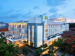 A holiday inn in north dakota built one of the first holidomes to solve that problem, though it wasn't called a holidome until holiday inn later adopted the idea at their other hotels. The 10 Best Holiday Inn Hotels In Indonesia Booking Com
