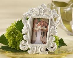 Se hai organizzato un matrimonio elegante puoi impreziosire il tavolo dei tuoi opiti con eleganti e dolcissimi fiori di confetti. A Buon Mercato All Ingrosso Elegante Bianco Baroque Photo Frame Segnaposto Per Matrimoni Supporto Di Carta O Cornice 100 Pz Lotto Spedizione Gratuita Frame Wholesale Frame Weddingframe Frame Aliexpress