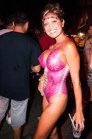 Read the texts and try to find words/phrases that match the key words. Fantasy Fest Body Paint Posts Facebook