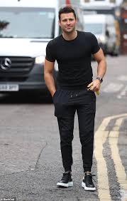Breaking news headlines about mark wright, linking to 1,000s of sources around the world, on newsnow: Mark Wright Keeps Things Casual In A Plain T Shirt And Jogging Bottoms As He Leaves London Tv Studio Daily Mail Online