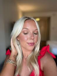 Live makeup transformation tonight at 7:30pm