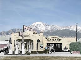 Cucamonga Garage In So Calif With Mt Baldy In The Bkgrnd Old Gas Stations Gas Station Gas Service