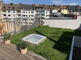 Die hochwertig ausgestattete wohnung bietet ein großes wohnzimmer, zwei schlafzimmer, eine offene wohnküche sowie einen hauswirtschaftsraum. 3 Zimmer Wohnung Zu Vermieten Moltkestrasse 102 40479 Dusseldorf Pempelfort Mapio Net