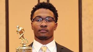 Floyd's Clinton, HHHW's Brown, Ward Melville's Laap, Whitman's Viteri &  Southampton's Stelling win awards