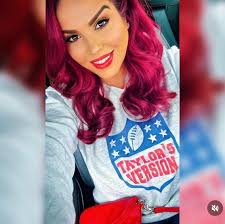 Happy Thanksgiving to all our family and friends! As is our tradition, we  are headed to Disney Springs for the day 🫶