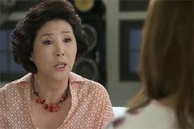 Mẹ chồng nhất quyết bấm nút này khi bật điều hòa, cả nhà "méo mặt” khi thấy  hóa đơn tiền điện tăng gấp đôi