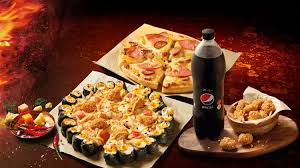 Đặt bánh pizza online, pizza hut cam kết giao tận tơi trong 30 phút. Pizza Hut Black Volcano Pizza With Chilli Malaysian Foodie