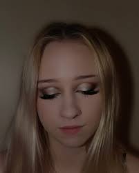 Amelia Cain • Makeup Artist • Esthetician (@_beautybyamelia) • Instagram  photos and videos