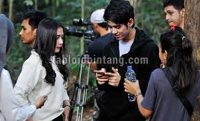 Maybe you would like to learn more about one of these? Menengok Momen Romantis Aliando Syarief Dan Prilly Latuconsina Di Lokasi Syuting Ggs Tabloidbintang Com