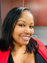 Robyn Sparks's Instagram, Twitter & Facebook