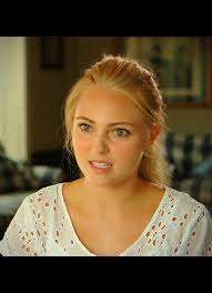 Anna Sophia Robb Brown Short Hair