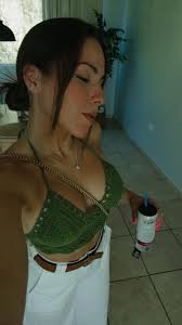 Como mamá y empresaria necesito que mi salud esté al 100% y obviamente  tenía que añadir el suero de vitamina a mi rutina. Gracias por tu atención  @multimedbydrareninegroncruz 🩷