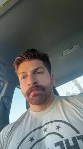 Johnny Lemons's Instagram, Twitter & Facebook