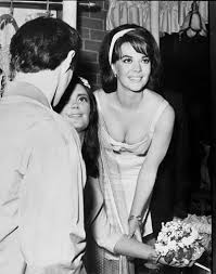 Natalie Wood With Her Sister Lana Natalie Wood Natalie Couple Photos