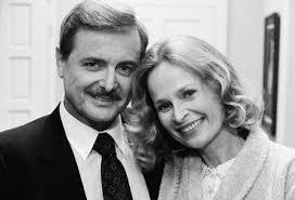 Bonnie Bartlett's Instagram, Twitter & Facebook