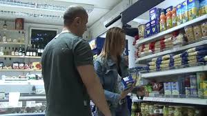 Priscilla fa un pompino alla cassa a un cliente che non sa come pagare -  XNXX.COM