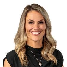 Becky Bingham's Instagram, Twitter & Facebook