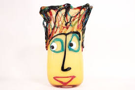 It can be used as a decorative object and also work perfectly with a bouquet of flowers to further brighten up any room. Lot Art Enrico Cammozzo Picasso Vase Sculpture 46 Cm Glass