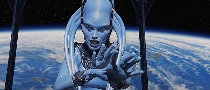 The Fifth Element Is One of the Best/Worst Sci-Fi Films Ever - Reactor