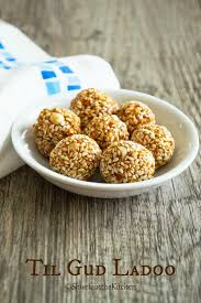 Ingyenes kereskedelmi felhasználás nem kell lehivatkozni jogdíjmentes. Tilgul Ladoo Til Gud Ladoo Til Ke Laddu Shweta In The Kitchen