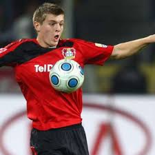 Als toni kroos am samstag in der zweiten spielminute einen freistoß aus 25 metern entfernung ins tor schlenzte war für bayer leverkusen das schwerste schon geschafft. Fc Bayern Bayer Leverkusen Will Toni Kroos Behalten Fc Bayern