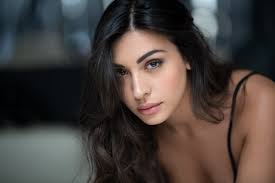 Zeiss Otus 100mm F1.4 Sample Photos: Digital Photography Review