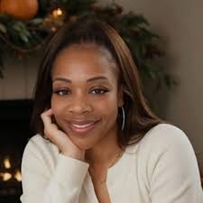 Everyday Woman's Guide to Living Your Best Life: 32 Women Share Their  Wisdom