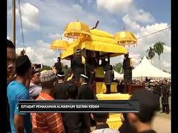 Ia terletak di antara pekan pokok sena dan bandar alor setar. Pedati Diraja Tiba Di Perkarangan Makam Diraja Langgar Youtube