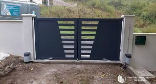 Motorisation, portail coulissant 4m pas cher, portail coulissant motorisé 4m, portail alu 4m battant motorisé, portail alu 3m50, portail coulissant 4m motorisé, portillon alu sur mesure, portail électrique sur. Installateur De Portail Aluminium Dans Le Tarn Sur Albi Portail Alu Albi