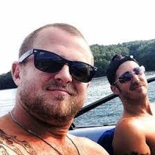 Leon Crowder's Instagram, Twitter & Facebook