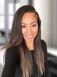 Carrie Roper's Instagram, Twitter & Facebook