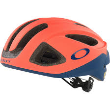 As an official tour de france tour operator, we have the ability to take you as far into the race's. Oakley Aro3 Helm Tour De France 2021 Collection Bike24