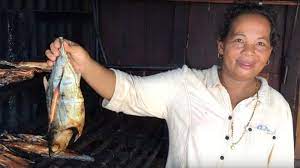 Check spelling or type a new query. Mengenal Ikan Salai Dan Proses Pembuatannya Oleh Oleh Lezat Khas Natuna Tribun Batam