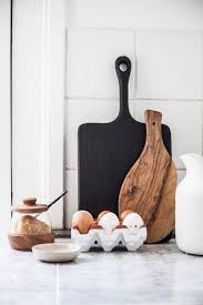Une Cuisine Douce Et Naturelle Lili In Wonderland Kitchen Kitchenware Modernkitchenware Kitchenwaredesign Ki Cuisine Naturelle Cuisine Bois Decor Fleche