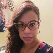 Gina Veloz's Instagram, Twitter & Facebook