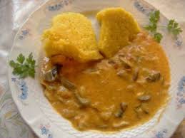 Tocanita de ciuperci cu mamaliguta - Rețetă Petitchef