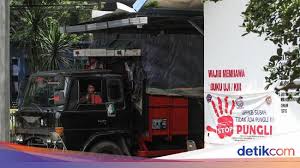 Gaji pns 2021 kabarnya terdiri dari komponen gaji dan 2 tunjangan saja, yakni tunjangan kinerja dan tunjangan kemahalan gaji pns 2021 belum ada kepastian, apakah mengalami kenaikan atau tidak. Gaji Uppkb Gaji Uppkb Pegawai Honorer Termasuk Jadi Penerima Berapa Sih Gaji Anggota Bawas Kaye Gerrard