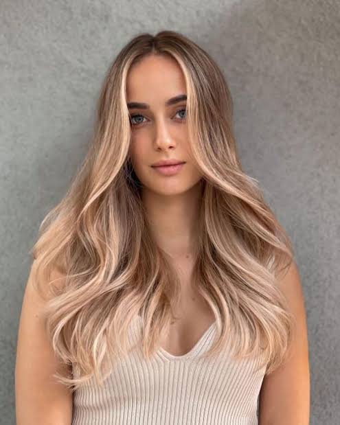 20 Trendy Middle Part Hairstyles to Wear in 2026