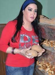 > نشرت الفنانة المصرية سمية الخشاب صورة لها على حسابها الرسمي على انستقرام وهي المزيد عن هذا الموضوع على الروابط التالية: Ø³Ù…ÙŠØ© Ù‚Ø¯ ØªØ¹ØªØ²Ù„ ÙˆØªØ±ØªØ¯ÙŠ Ø§Ù„Ø­Ø¬Ø§Ø¨ ÙˆÙ…Ø­Ù…Ø¯ ÙŠØ¹ØªØ¨Ø± Ø§Ù„ØºÙ†Ø§Ø¡ Ø¹Ù‚Ø§Ø¨Ø§ Ù†ÙˆØ§Ø¹Ù…