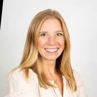 Leanne Compton's Instagram, Twitter & Facebook