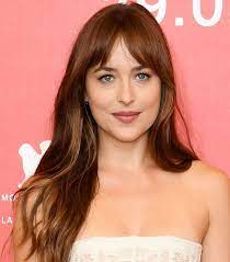 The No Fringe Fringe A Low Commitment Way To Do Bangs Hairstyles With Bangs Long Hair With Bangs Fringe Haircut